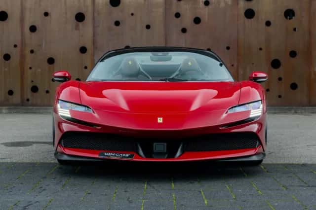 Ferrari SF90 Spider (2025) thumbnail 2
