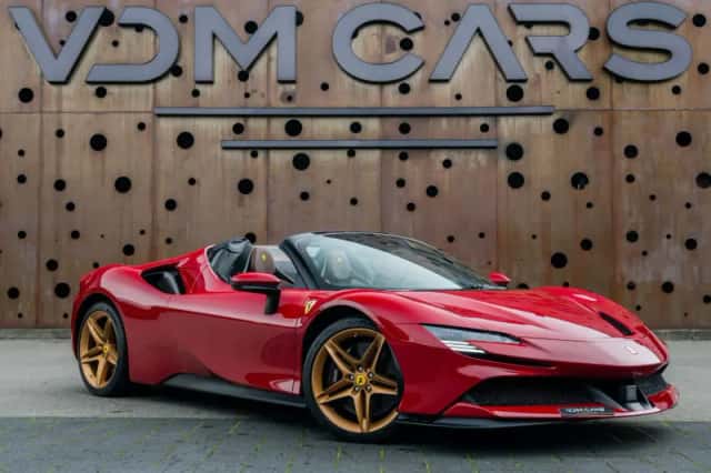 Ferrari SF90 Spider (2025) thumbnail 3