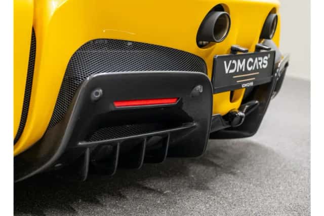 Ferrari SF90 Stradale (2021) thumbnail 12