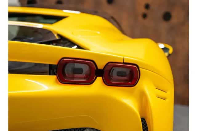 Ferrari SF90 Stradale (2021) thumbnail 14