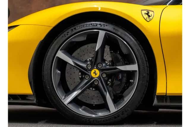 Ferrari SF90 Stradale (2021) thumbnail 15