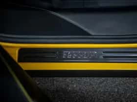Ferrari SF90 Stradale (2021) thumbnail 33