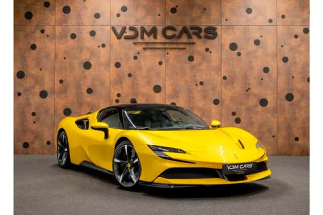 Ferrari SF90 Stradale (2021) thumbnail 7