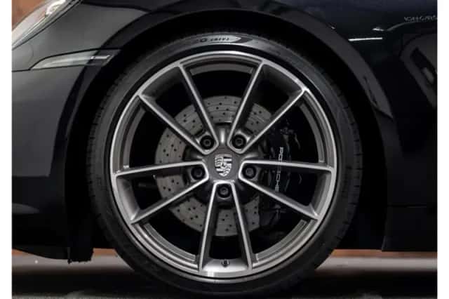 Porsche 911 (2019) thumbnail 16