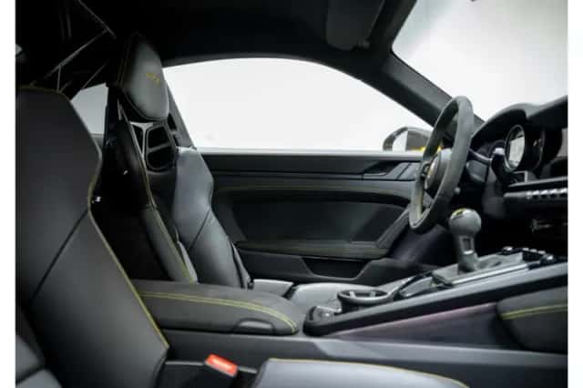 Porsche 911 (2022) thumbnail 17