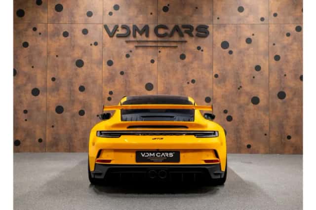 Porsche 911 (2022) thumbnail 4