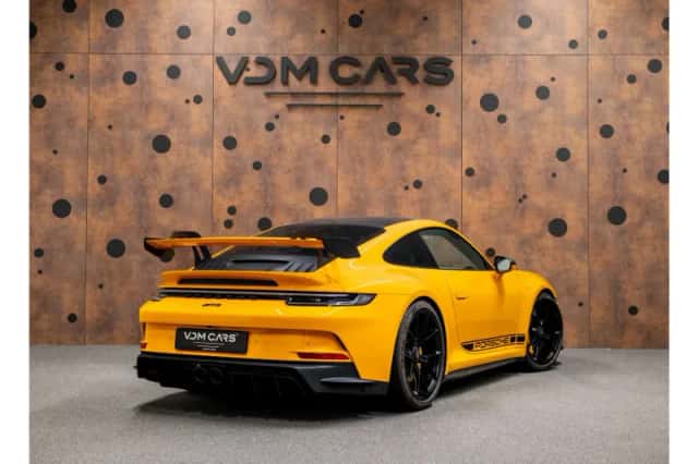 Porsche 911 (2022) thumbnail 5