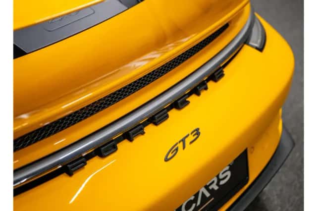 Porsche 911 (2022) thumbnail 9