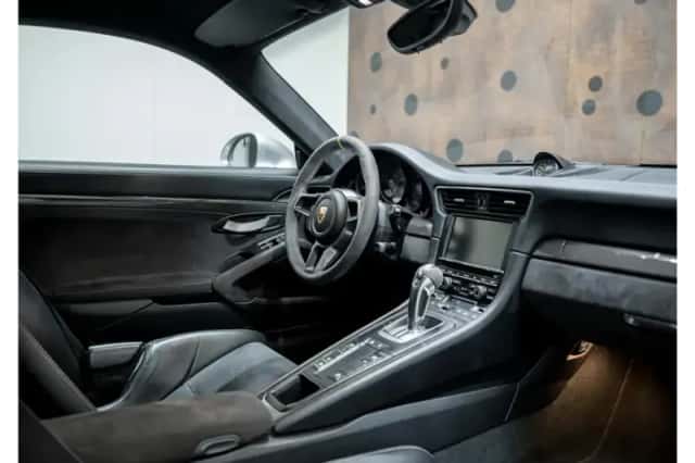 Porsche 911 (2016) thumbnail 16