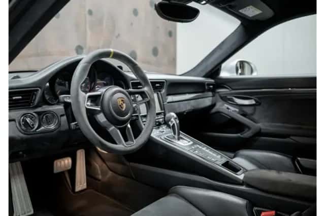 Porsche 911 (2016) thumbnail 17