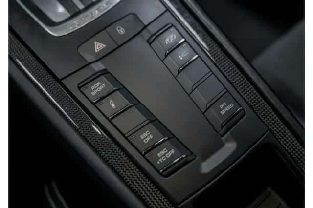 Porsche 911 (2016) thumbnail 22