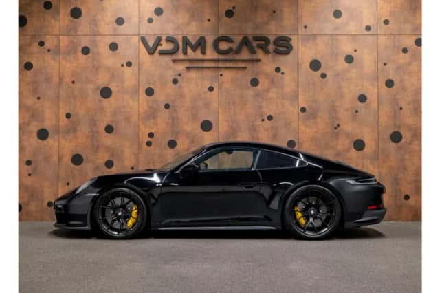 Porsche 911 (2024) thumbnail 2