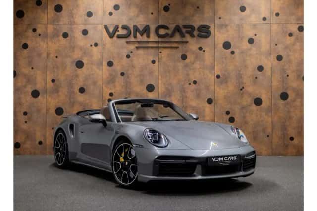 Porsche 911 (2023) thumbnail 4