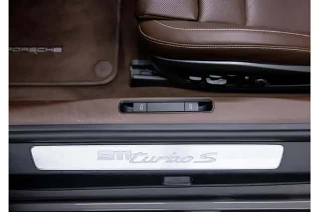 Porsche 911 (2023) thumbnail 36