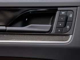 Porsche Cayenne (2024) thumbnail 36