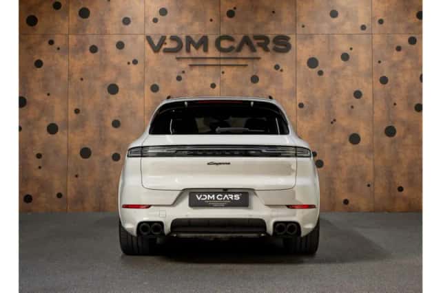 Porsche Cayenne (2024) thumbnail 4