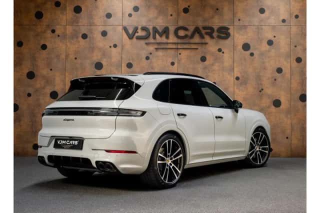 Porsche Cayenne (2024) thumbnail 5