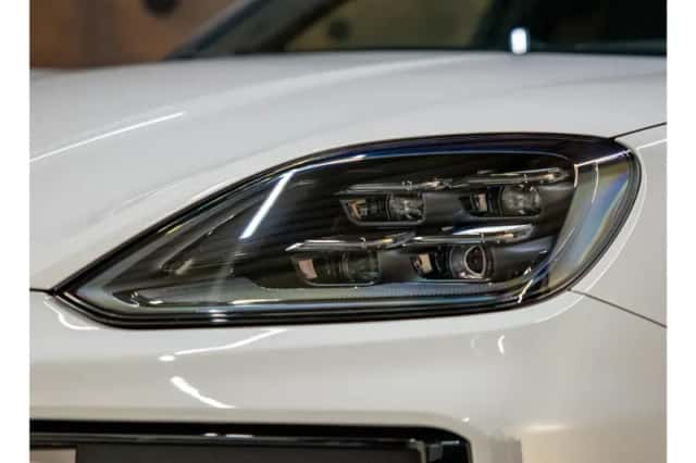 Porsche Cayenne (2024) thumbnail 9