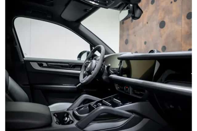 Porsche Cayenne (2024) thumbnail 16