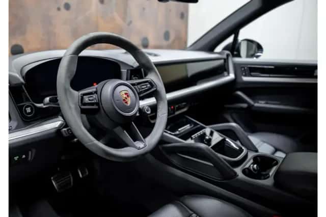 Porsche Cayenne (2024) thumbnail 18