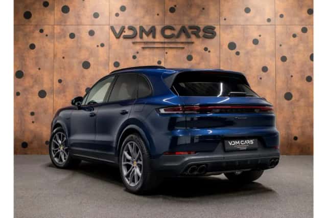 Porsche Cayenne (2024) thumbnail 3