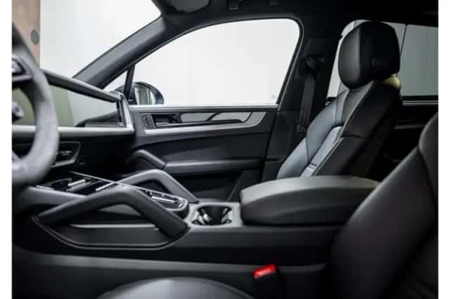 Porsche Cayenne (2024) thumbnail 29