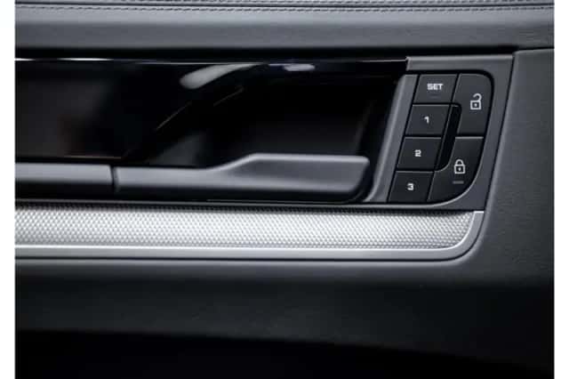 Porsche Cayenne (2024) thumbnail 37