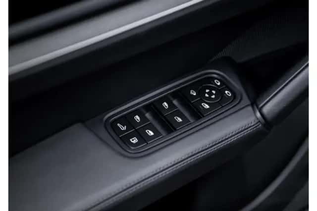 Porsche Cayenne (2024) thumbnail 38