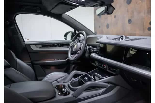 Porsche Cayenne (2024) thumbnail 16