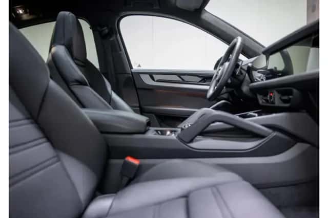 Porsche Cayenne (2024) thumbnail 17