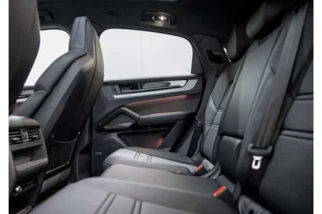 Porsche Cayenne (2024) thumbnail 22