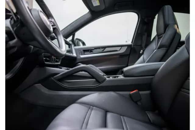 Porsche Cayenne (2024) thumbnail 25