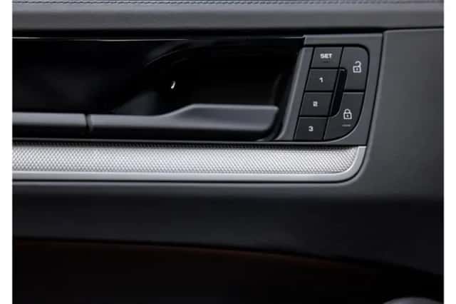 Porsche Cayenne (2024) thumbnail 34