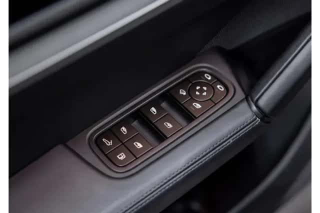 Porsche Cayenne (2024) thumbnail 35