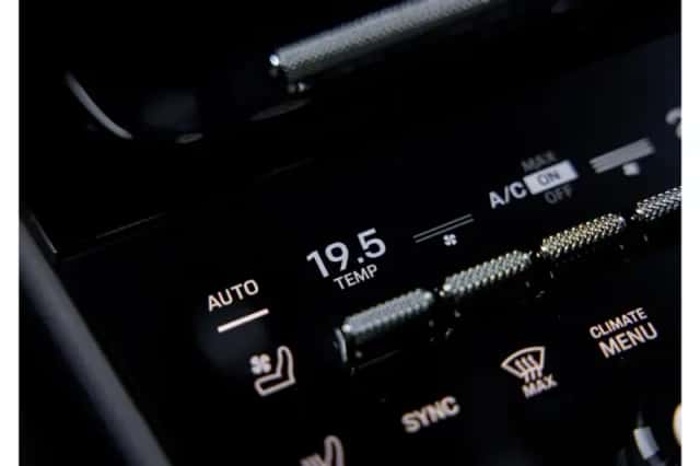 Porsche Cayenne (2024) thumbnail 40