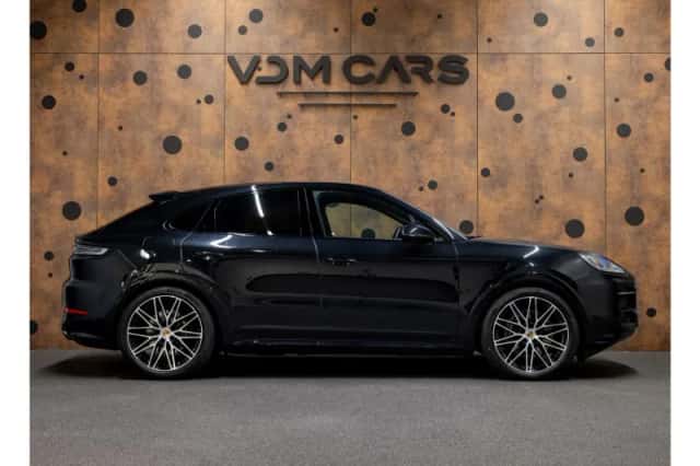 Porsche Cayenne (2024) thumbnail 6
