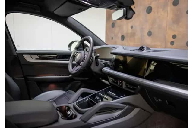 Porsche Cayenne (2025) thumbnail 16
