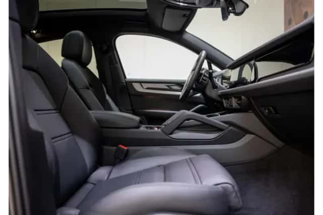 Porsche Cayenne (2025) thumbnail 25