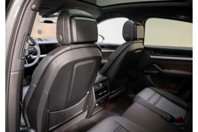 Porsche Cayenne (2025) thumbnail 28