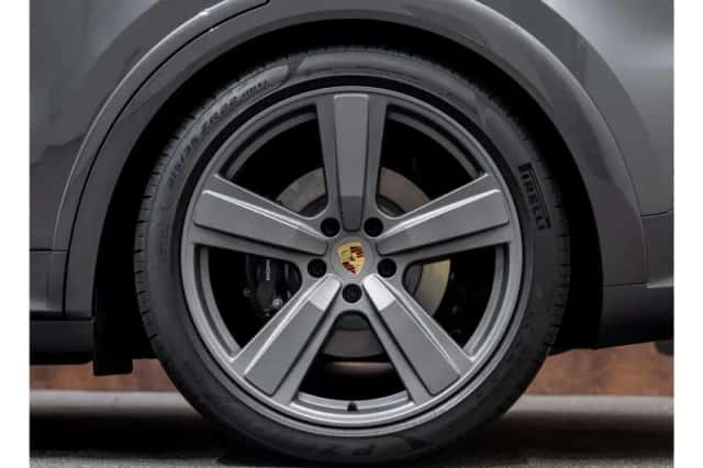 Porsche Cayenne (2024) thumbnail 15