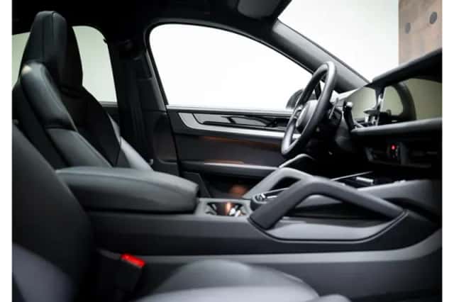 Porsche Cayenne (2024) thumbnail 24