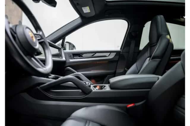 Porsche Cayenne (2024) thumbnail 30
