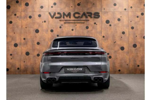 Porsche Cayenne (2024) thumbnail 4