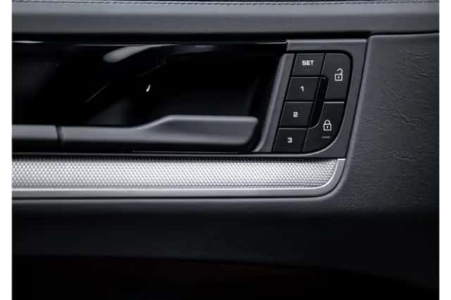 Porsche Cayenne (2024) thumbnail 33