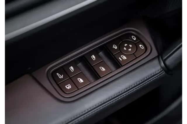 Porsche Cayenne (2024) thumbnail 35