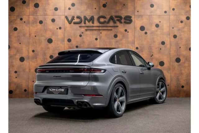 Porsche Cayenne (2024) thumbnail 5