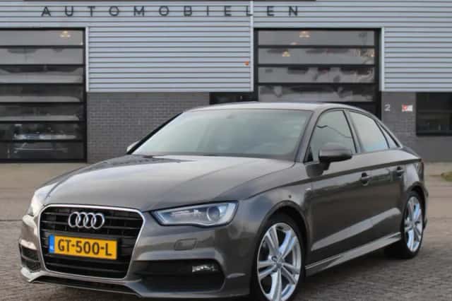 Audi A3 (2015) thumbnail 1