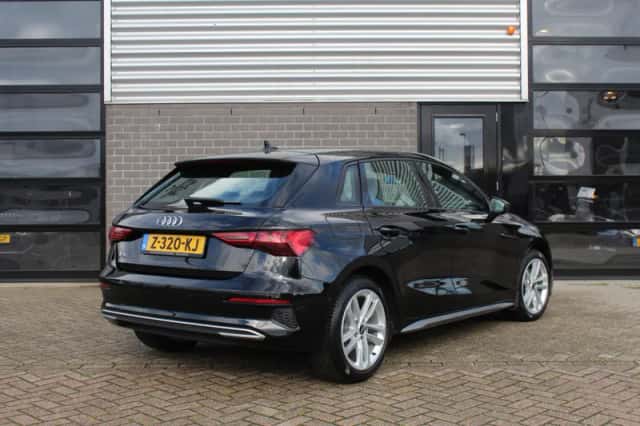 Audi A3 (2021) thumbnail 3