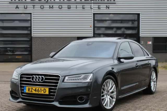 Audi A8 (2016) thumbnail 1
