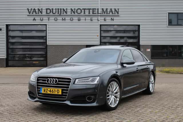 Audi A8 (2016) thumbnail 2